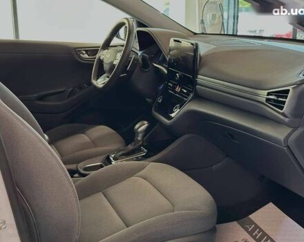 Хендай Ioniq, объемом двигателя 0 л и пробегом 157 тыс. км за 19990 $, фото 12 на Automoto.ua