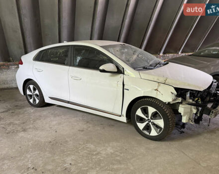 Хендай Ioniq, объемом двигателя 0 л и пробегом 90 тыс. км за 8500 $, фото 1 на Automoto.ua