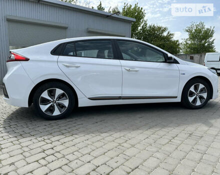 Хендай Ioniq, об'ємом двигуна 0 л та пробігом 95 тис. км за 14200 $, фото 5 на Automoto.ua