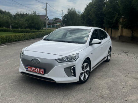 Хендай Ioniq 2017 в Житомире на Automoto.ua Хендай Ioniq, объемом двигателя 0 л и пробегом 100 тыс. км за 12700 $, фото 1 на Automoto.ua