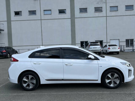 Хендай Ioniq, об'ємом двигуна 0 л та пробігом 75 тис. км за 17300 $, фото 1 на Automoto.ua