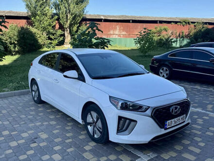 Хендай Ioniq, объемом двигателя 1.58 л и пробегом 58 тыс. км за 16900 $, фото 1 на Automoto.ua