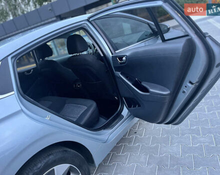 Серый Хендай Ioniq, объемом двигателя 0 л и пробегом 236 тыс. км за 11500 $, фото 53 на Automoto.ua