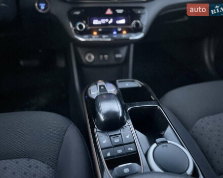 Серый Хендай Ioniq, объемом двигателя 0 л и пробегом 236 тыс. км за 10500 $, фото 40 на Automoto.ua