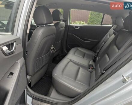 Сірий Хендай Ioniq, об'ємом двигуна 0 л та пробігом 129 тис. км за 12999 $, фото 19 на Automoto.ua