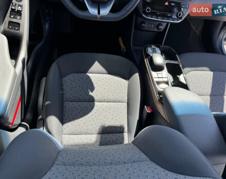 Серый Хендай Ioniq, объемом двигателя 0 л и пробегом 82 тыс. км за 11999 $, фото 30 на Automoto.ua