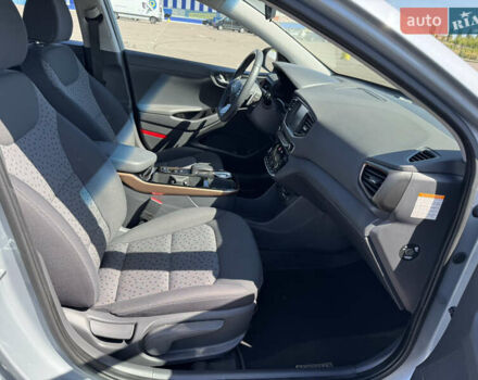 Серый Хендай Ioniq, объемом двигателя 0 л и пробегом 82 тыс. км за 11999 $, фото 35 на Automoto.ua