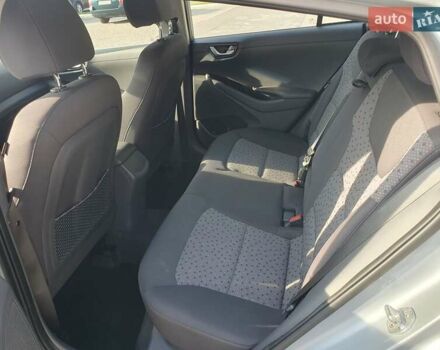 Серый Хендай Ioniq, объемом двигателя 0 л и пробегом 105 тыс. км за 12600 $, фото 7 на Automoto.ua
