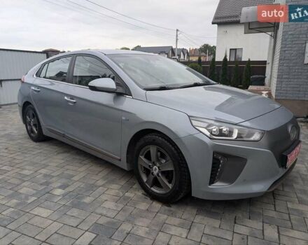 Сірий Хендай Ioniq, об'ємом двигуна 0 л та пробігом 129 тис. км за 12999 $, фото 7 на Automoto.ua