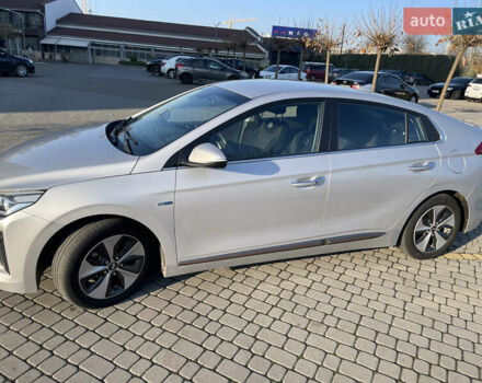Серый Хендай Ioniq, объемом двигателя 0 л и пробегом 143 тыс. км за 11800 $, фото 3 на Automoto.ua