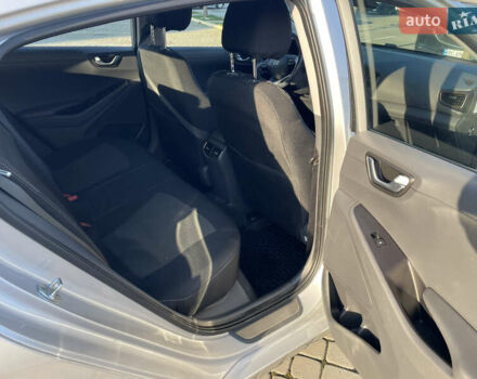 Серый Хендай Ioniq, объемом двигателя 0 л и пробегом 143 тыс. км за 11800 $, фото 7 на Automoto.ua
