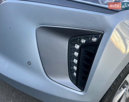 Серый Хендай Ioniq, объемом двигателя 0 л и пробегом 236 тыс. км за 10500 $, фото 11 на Automoto.ua