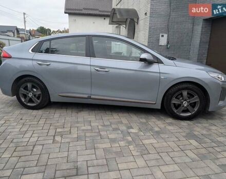 Сірий Хендай Ioniq, об'ємом двигуна 0 л та пробігом 129 тис. км за 12999 $, фото 8 на Automoto.ua