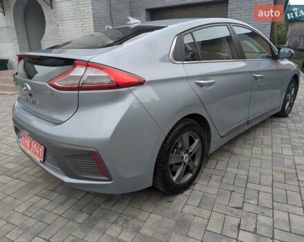 Сірий Хендай Ioniq, об'ємом двигуна 0 л та пробігом 129 тис. км за 12999 $, фото 10 на Automoto.ua