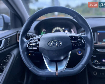 Серый Хендай Ioniq, объемом двигателя 0 л и пробегом 236 тыс. км за 11500 $, фото 42 на Automoto.ua