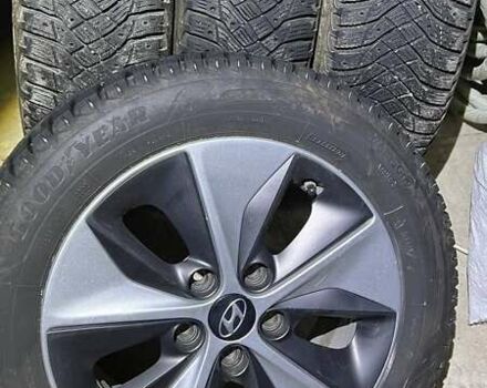 Серый Хендай Ioniq, объемом двигателя 0 л и пробегом 152 тыс. км за 12400 $, фото 2 на Automoto.ua