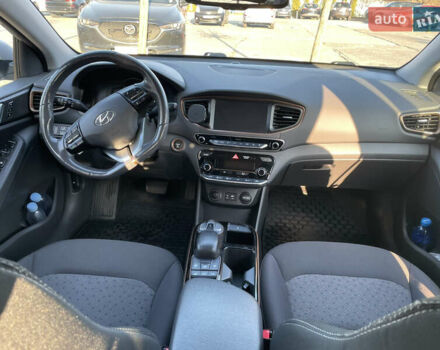 Серый Хендай Ioniq, объемом двигателя 0 л и пробегом 143 тыс. км за 11800 $, фото 11 на Automoto.ua