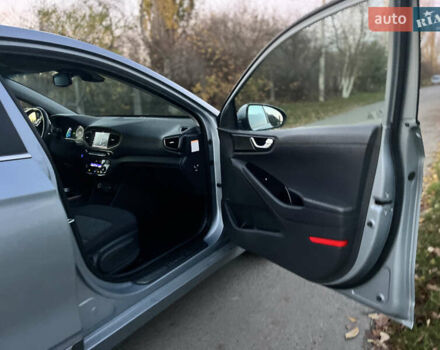 Серый Хендай Ioniq, объемом двигателя 0 л и пробегом 236 тыс. км за 10500 $, фото 36 на Automoto.ua