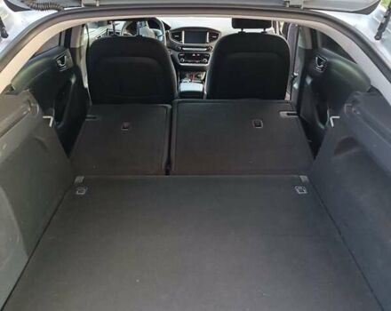 Серый Хендай Ioniq, объемом двигателя 0 л и пробегом 152 тыс. км за 12400 $, фото 6 на Automoto.ua