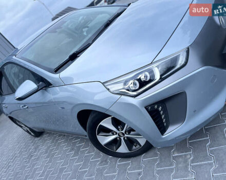 Серый Хендай Ioniq, объемом двигателя 0 л и пробегом 236 тыс. км за 11500 $, фото 9 на Automoto.ua