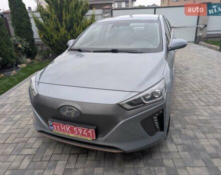 Сірий Хендай Ioniq, об'ємом двигуна 0 л та пробігом 129 тис. км за 12999 $, фото 4 на Automoto.ua