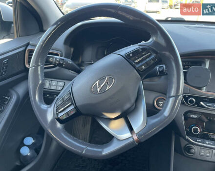 Серый Хендай Ioniq, объемом двигателя 0 л и пробегом 143 тыс. км за 11800 $, фото 14 на Automoto.ua