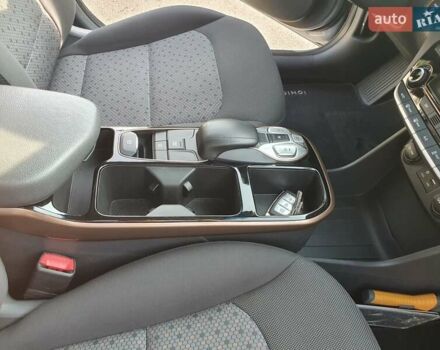 Серый Хендай Ioniq, объемом двигателя 0 л и пробегом 105 тыс. км за 12600 $, фото 15 на Automoto.ua