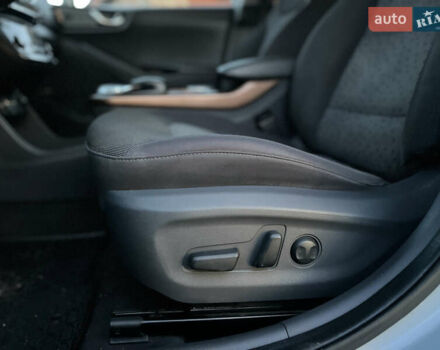 Серый Хендай Ioniq, объемом двигателя 0 л и пробегом 236 тыс. км за 10500 $, фото 50 на Automoto.ua
