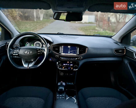 Серый Хендай Ioniq, объемом двигателя 0 л и пробегом 236 тыс. км за 10500 $, фото 41 на Automoto.ua