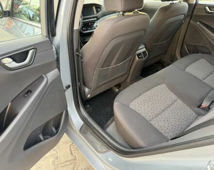 Серый Хендай Ioniq, объемом двигателя 0 л и пробегом 121 тыс. км за 12100 $, фото 6 на Automoto.ua