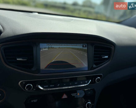 Серый Хендай Ioniq, объемом двигателя 0 л и пробегом 82 тыс. км за 11999 $, фото 47 на Automoto.ua
