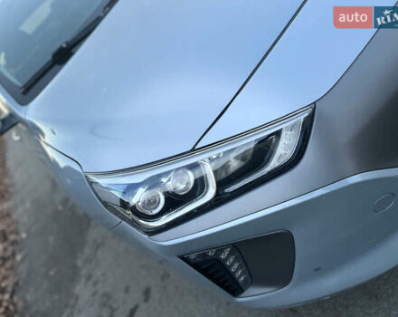Серый Хендай Ioniq, объемом двигателя 0 л и пробегом 236 тыс. км за 10500 $, фото 8 на Automoto.ua
