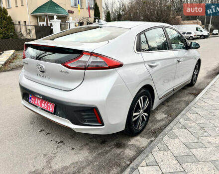Сірий Хендай Ioniq, об'ємом двигуна 0 л та пробігом 135 тис. км за 12700 $, фото 3 на Automoto.ua