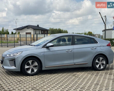 Серый Хендай Ioniq, объемом двигателя 0 л и пробегом 135 тыс. км за 12999 $, фото 4 на Automoto.ua