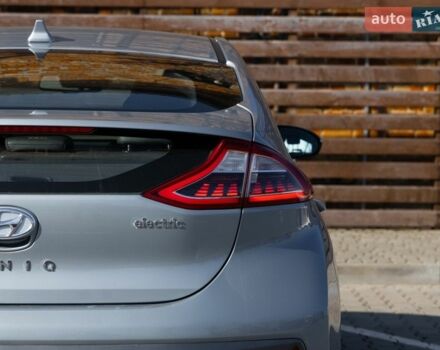 Сірий Хендай Ioniq, об'ємом двигуна 0 л та пробігом 194 тис. км за 13200 $, фото 8 на Automoto.ua