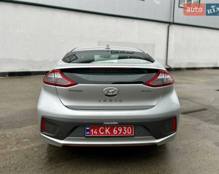 Сірий Хендай Ioniq, об'ємом двигуна 0 л та пробігом 78 тис. км за 13000 $, фото 4 на Automoto.ua