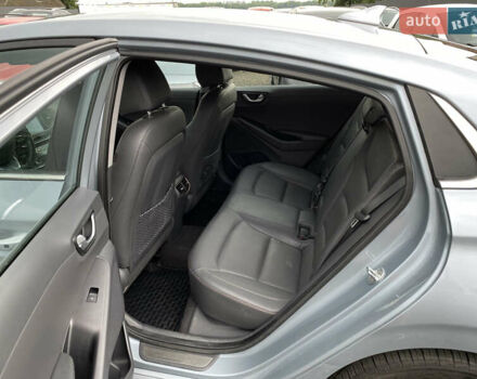 Серый Хендай Ioniq, объемом двигателя 0 л и пробегом 135 тыс. км за 12999 $, фото 50 на Automoto.ua