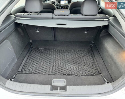 Сірий Хендай Ioniq, об'ємом двигуна 0 л та пробігом 135 тис. км за 12700 $, фото 16 на Automoto.ua