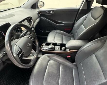 Серый Хендай Ioniq, объемом двигателя 0 л и пробегом 129 тыс. км за 12900 $, фото 5 на Automoto.ua