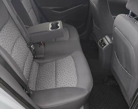 Сірий Хендай Ioniq, об'ємом двигуна 0 л та пробігом 106 тис. км за 12018 $, фото 51 на Automoto.ua