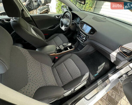 Сірий Хендай Ioniq, об'ємом двигуна 0 л та пробігом 33 тис. км за 13800 $, фото 36 на Automoto.ua