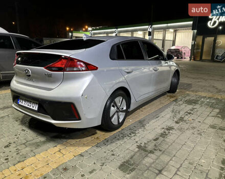 Сірий Хендай Ioniq, об'ємом двигуна 1.58 л та пробігом 174 тис. км за 11900 $, фото 7 на Automoto.ua