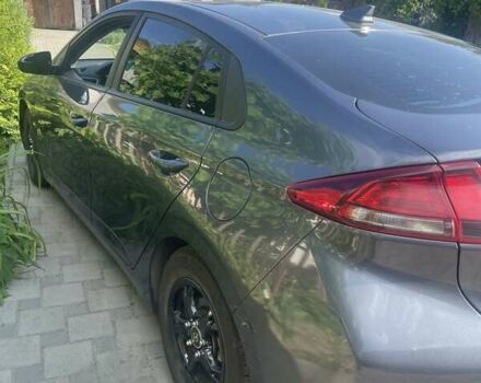 Серый Хендай Ioniq, объемом двигателя 1.58 л и пробегом 78 тыс. км за 15999 $, фото 4 на Automoto.ua