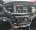 Серый Хендай Ioniq, объемом двигателя 1.58 л и пробегом 78 тыс. км за 15999 $, фото 8 на Automoto.ua