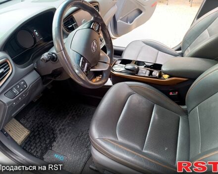 Серый Хендай Ioniq, объемом двигателя 0 л и пробегом 100 тыс. км за 14200 $, фото 7 на Automoto.ua