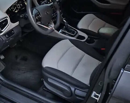 Серый Хендай Ioniq, объемом двигателя 1.58 л и пробегом 210 тыс. км за 11700 $, фото 9 на Automoto.ua