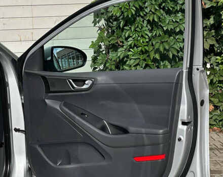 Сірий Хендай Ioniq, об'ємом двигуна 0 л та пробігом 33 тис. км за 13800 $, фото 25 на Automoto.ua