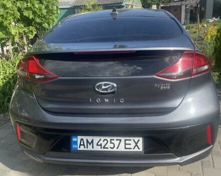 Серый Хендай Ioniq, объемом двигателя 1.58 л и пробегом 78 тыс. км за 15999 $, фото 1 на Automoto.ua