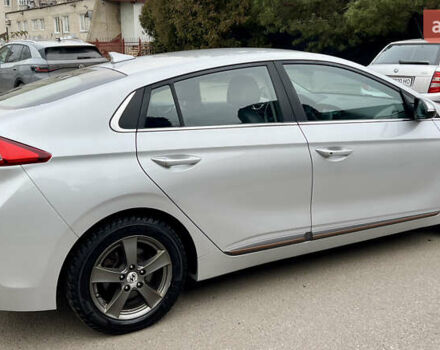 Серый Хендай Ioniq, объемом двигателя 0 л и пробегом 150 тыс. км за 12490 $, фото 13 на Automoto.ua