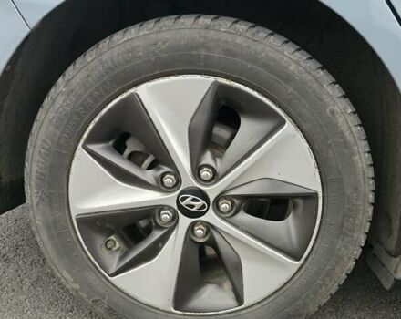 Серый Хендай Ioniq, объемом двигателя 0 л и пробегом 82 тыс. км за 14500 $, фото 14 на Automoto.ua